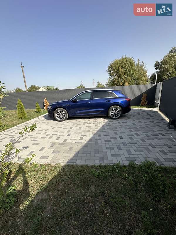 Позашляховик / Кросовер Audi e-tron 2020 в Києві