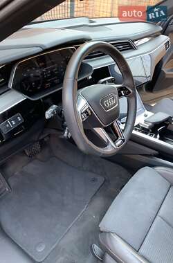 Позашляховик / Кросовер Audi e-tron 2022 в Рівному