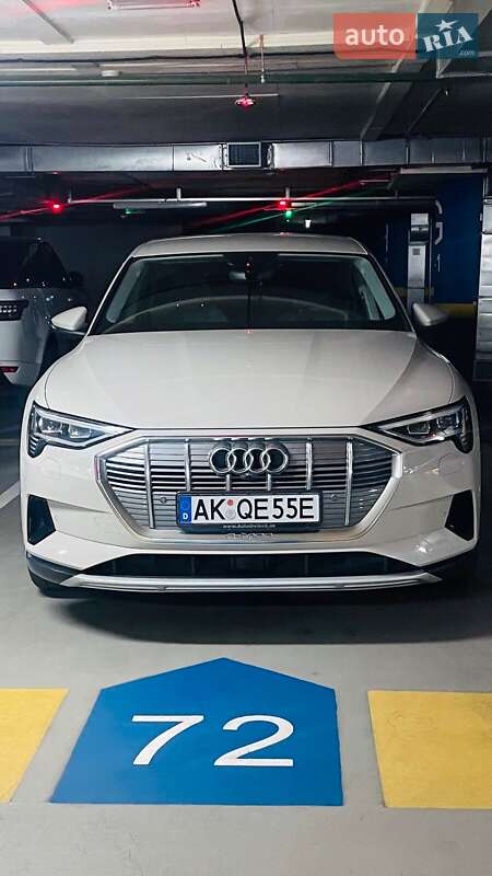 Внедорожник / Кроссовер Audi e-tron 2019 в Киеве