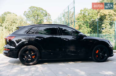 Позашляховик / Кросовер Audi e-tron 2019 в 