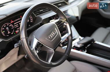 Внедорожник / Кроссовер Audi e-tron 2019 в 