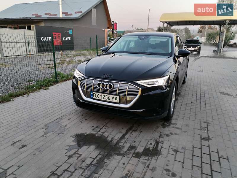 Внедорожник / Кроссовер Audi e-tron 2021 в Шепетовке