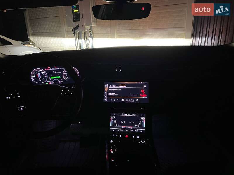Позашляховик / Кросовер Audi e-tron 2021 в Києві