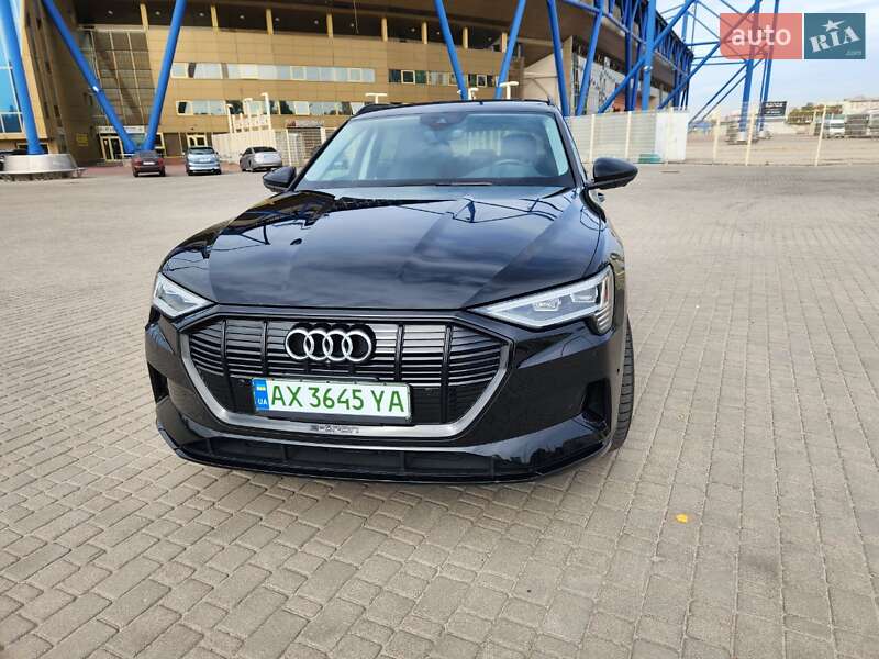 Позашляховик / Кросовер Audi e-tron 2021 в Києві
