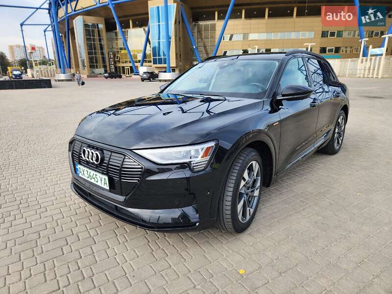 Позашляховик / Кросовер Audi e-tron 2021 в Києві