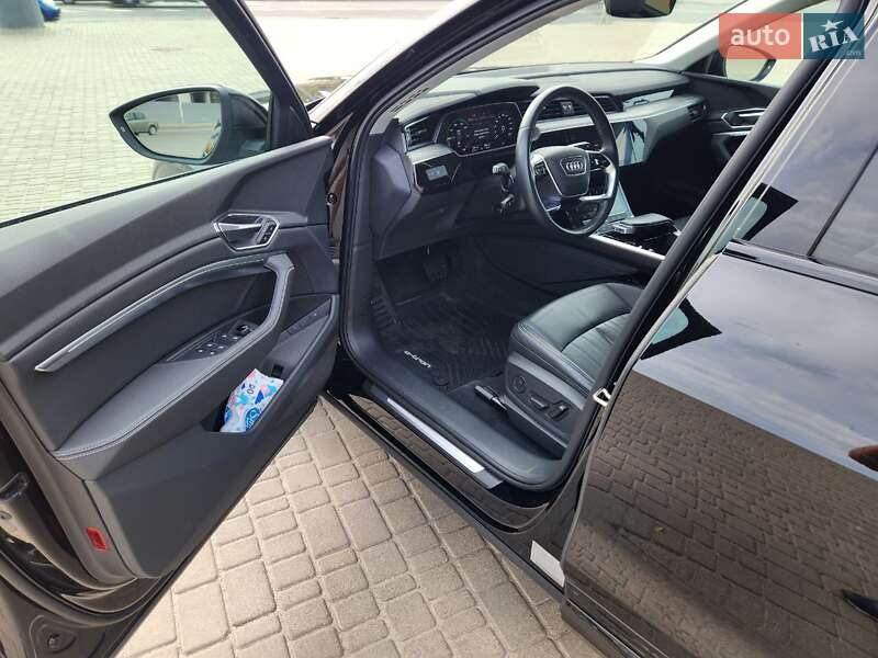 Позашляховик / Кросовер Audi e-tron 2021 в Києві фото 42 Позашляховик / Кросовер Audi e-tron 2021 в Києві