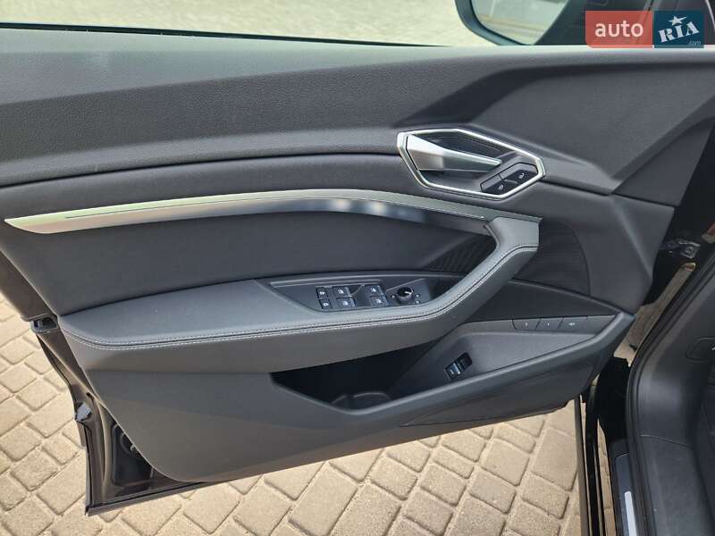 Позашляховик / Кросовер Audi e-tron 2021 в Києві
