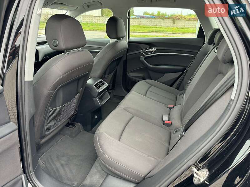 Внедорожник / Кроссовер Audi e-tron 2019 в Львове фото 25 Внедорожник / Кроссовер Audi e-tron 2019 в Львове