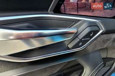 Внедорожник / Кроссовер Audi e-tron 2019 в 