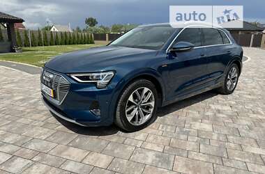 Позашляховик / Кросовер Audi e-tron 2019 в Ратному