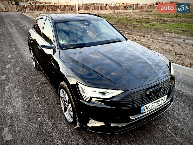 Внедорожник / Кроссовер Audi e-tron 2019 в Ровно