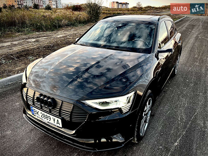 Внедорожник / Кроссовер Audi e-tron 2019 в Ровно