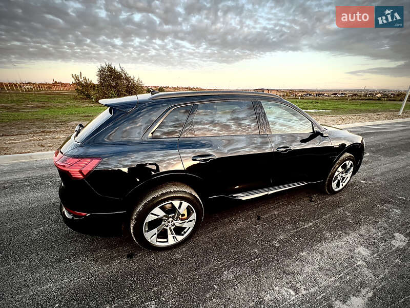 Внедорожник / Кроссовер Audi e-tron 2019 в Ровно