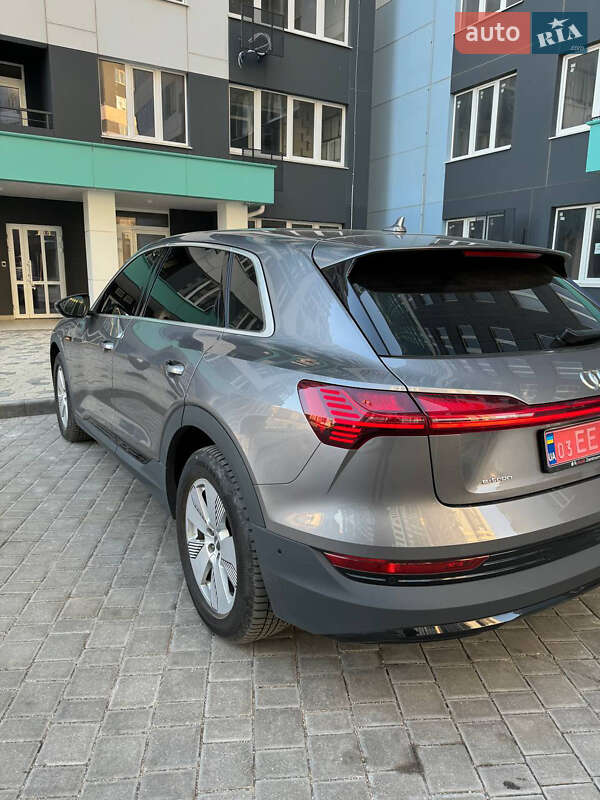 Внедорожник / Кроссовер Audi e-tron 2019 в Одессе