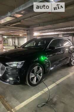 Внедорожник / Кроссовер Audi e-tron 2019 в Киеве