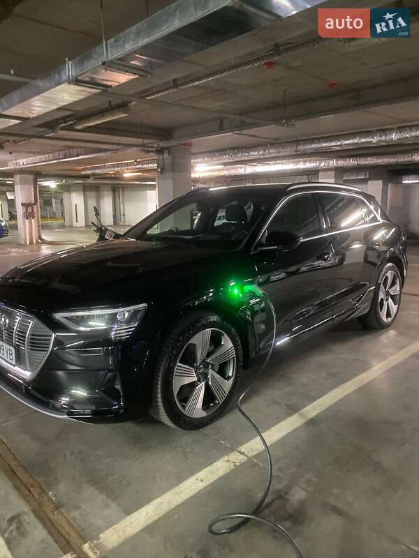 Внедорожник / Кроссовер Audi e-tron 2019 в Киеве