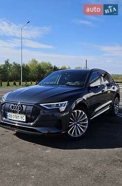 Внедорожник / Кроссовер Audi e-tron 2019 в 