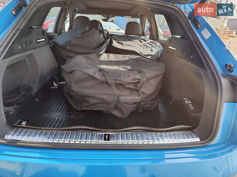 Внедорожник / Кроссовер Audi e-tron 2019 в Киеве