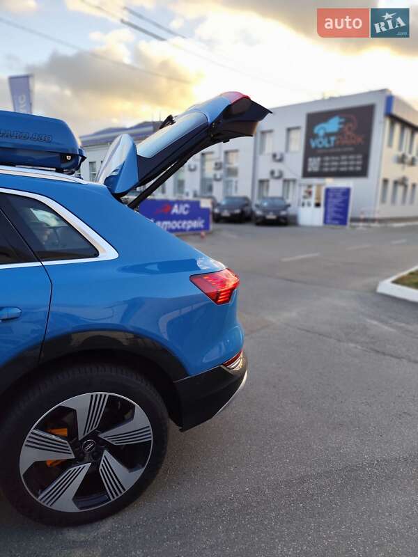 Внедорожник / Кроссовер Audi e-tron 2019 в Киеве