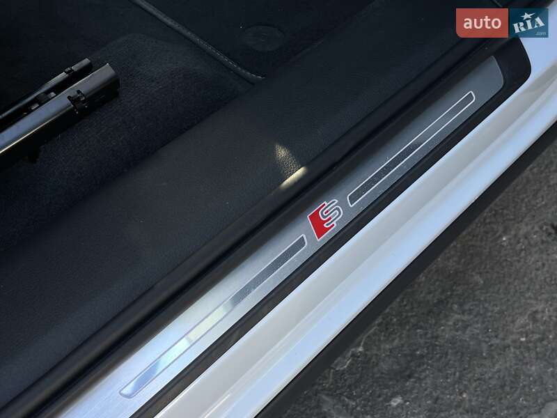 Позашляховик / Кросовер Audi e-tron 2020 в Одесі