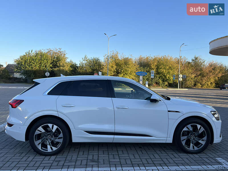 Внедорожник / Кроссовер Audi e-tron 2020 в Днепре