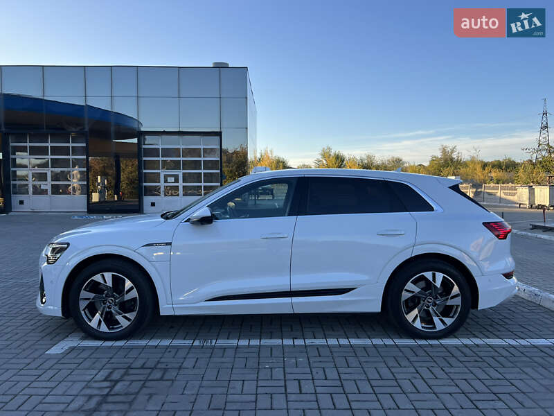 Внедорожник / Кроссовер Audi e-tron 2020 в Днепре