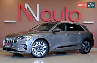 Внедорожник / Кроссовер Audi e-tron 2020 в 