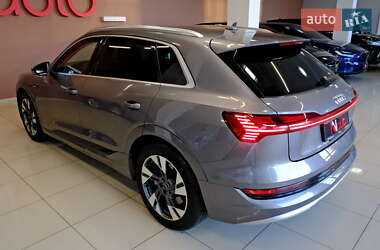 Внедорожник / Кроссовер Audi e-tron 2020 в 