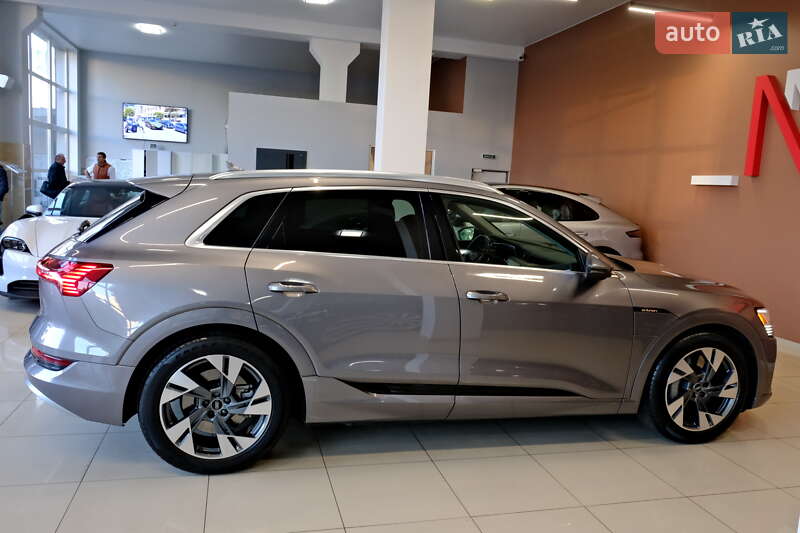 Внедорожник / Кроссовер Audi e-tron 2020 в Одессе