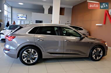 Внедорожник / Кроссовер Audi e-tron 2020 в 