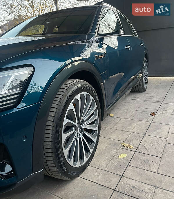 Внедорожник / Кроссовер Audi e-tron 2019 в Черновцах