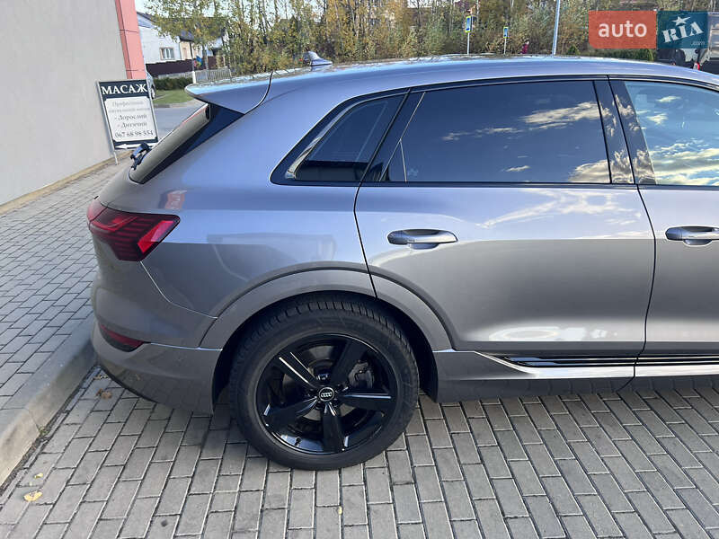 Позашляховик / Кросовер Audi e-tron 2019 в Львові
