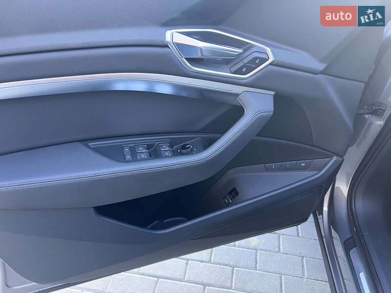 Позашляховик / Кросовер Audi e-tron 2019 в Львові
