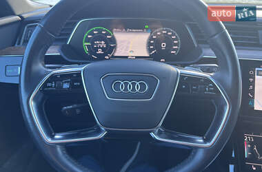 Позашляховик / Кросовер Audi e-tron 2019 в 