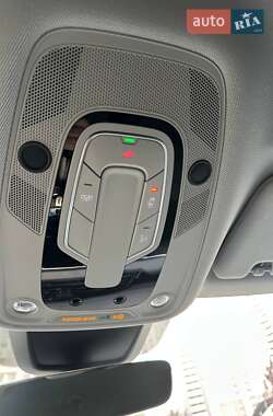 Внедорожник / Кроссовер Audi e-tron 2020 в 