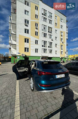 Внедорожник / Кроссовер Audi e-tron 2019 в 