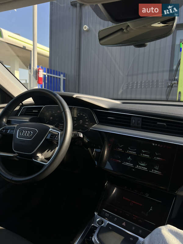 Внедорожник / Кроссовер Audi e-tron 2020 в Ужгороде