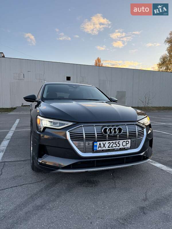 Позашляховик / Кросовер Audi e-tron 2019 в Харкові