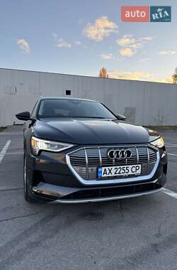 Внедорожник / Кроссовер Audi e-tron 2019 в 