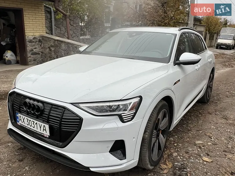 Audi e-tron 2022