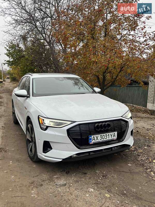 Audi e-tron 2022