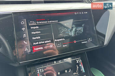Внедорожник / Кроссовер Audi e-tron 2023 в 