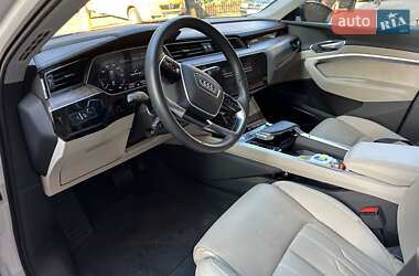 Внедорожник / Кроссовер Audi e-tron 2019 в 