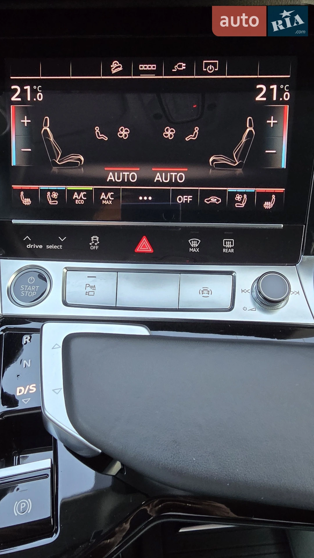 2021 Audi e-tron - мініатюра 28