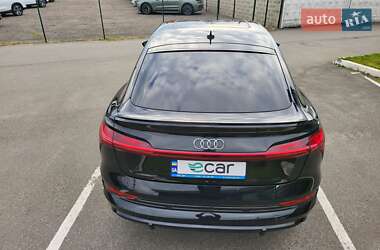 Внедорожник / Кроссовер Audi e-tron 2020 в 