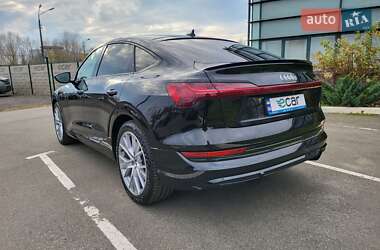 Внедорожник / Кроссовер Audi e-tron 2020 в 