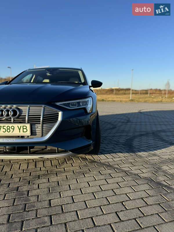 Позашляховик / Кросовер Audi e-tron 2019 в Львові фото 25 Позашляховик / Кросовер Audi e-tron 2019 в Львові