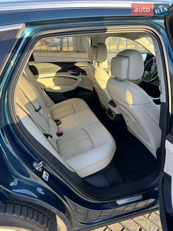 Позашляховик / Кросовер Audi e-tron 2019 в Львові фото 43 Позашляховик / Кросовер Audi e-tron 2019 в Львові