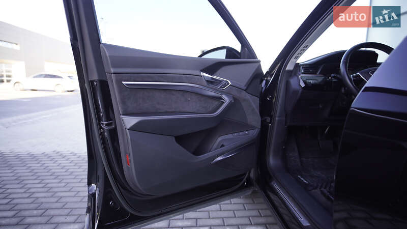 Позашляховик / Кросовер Audi e-tron 2019 в Львові