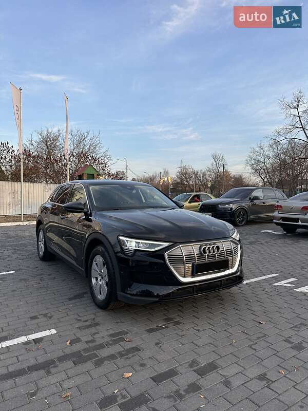 Внедорожник / Кроссовер Audi e-tron 2021 в Киеве